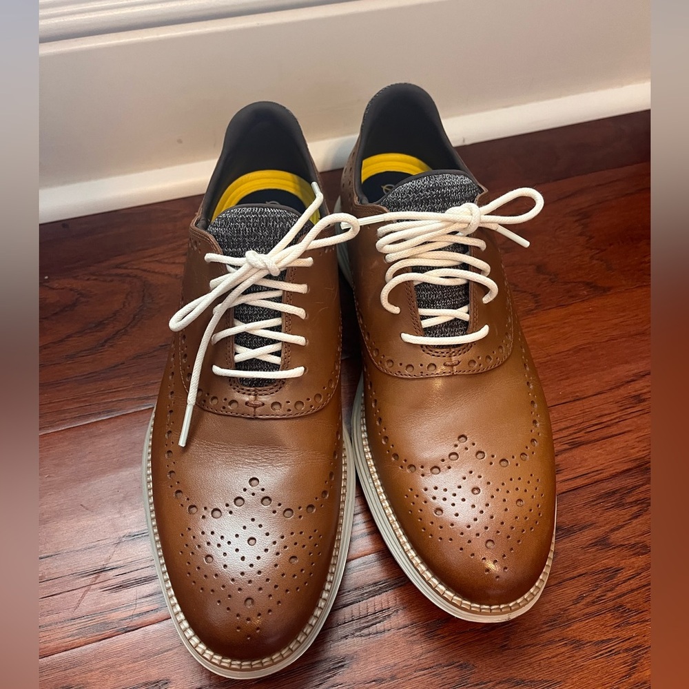 Cole Haan Men’s Original Grand Wingtip shoes. Size 10.5.
